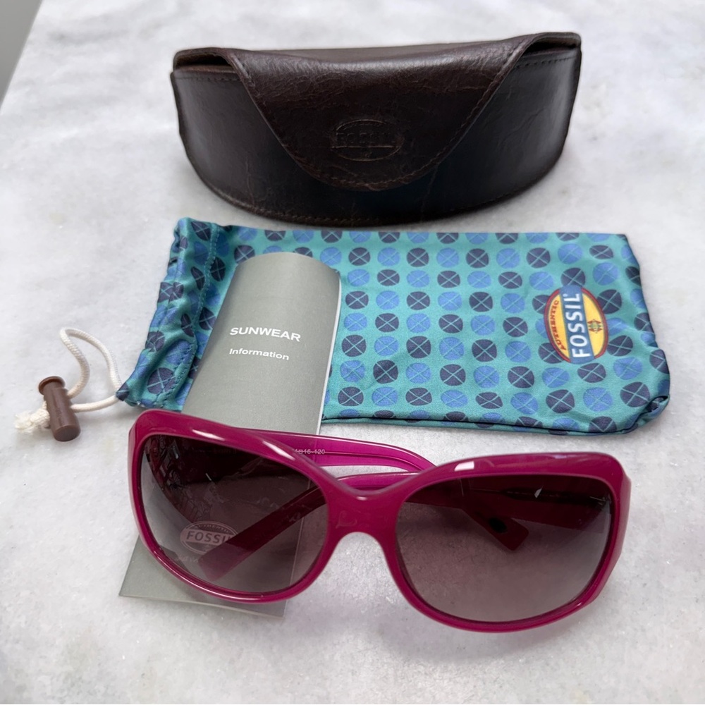 FOSSIL JELLY MAGETA FUCHSIA SUNGLASSES WITH CASE AND BAG